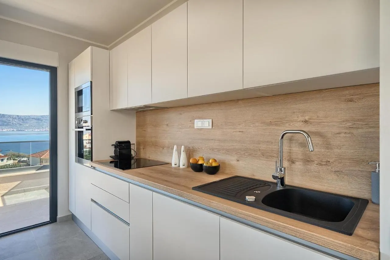Mare'S Place - Premium Seaview Apartment Slatine 0*,