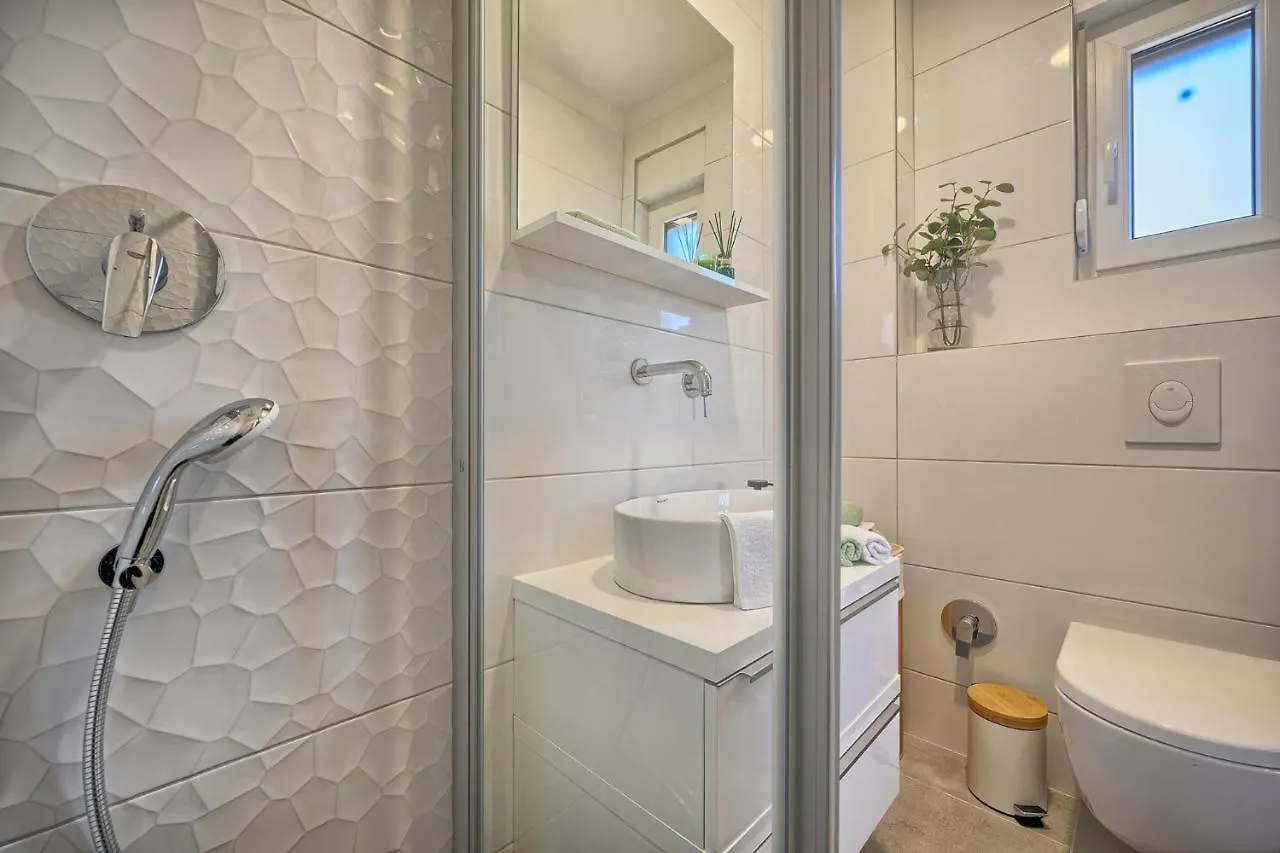Mare'S Place - Premium Seaview Apartment Slatine
