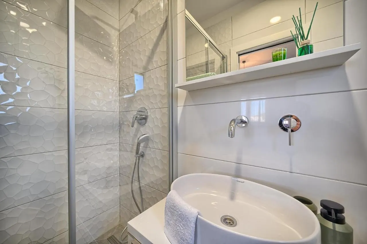 Mare'S Place - Premium Seaview Apartment Slatine Croatia